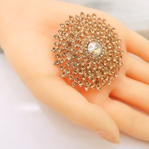 PeachCrystal Beautiful Oversized Brooch